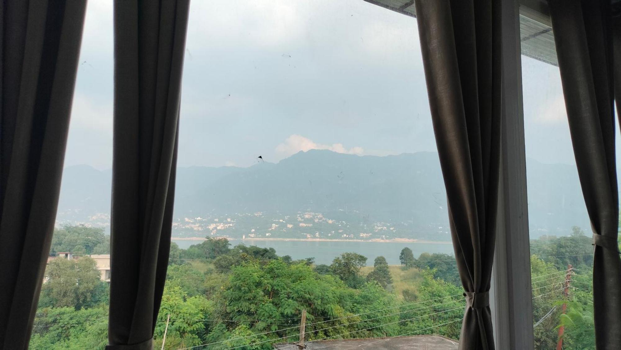 Govind Sagar View Hotel & Restaurant ビラースプル エクステリア 写真