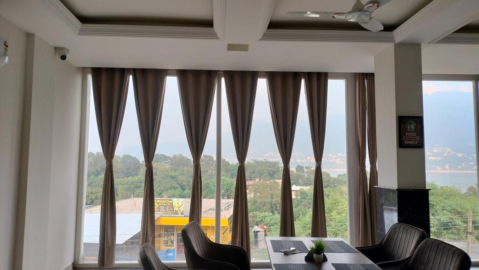 Govind Sagar View Hotel & Restaurant ビラースプル エクステリア 写真