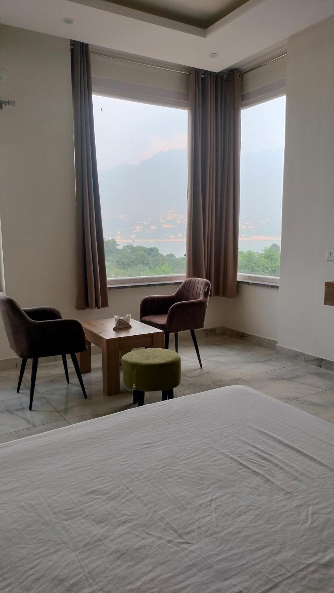 Govind Sagar View Hotel & Restaurant ビラースプル エクステリア 写真