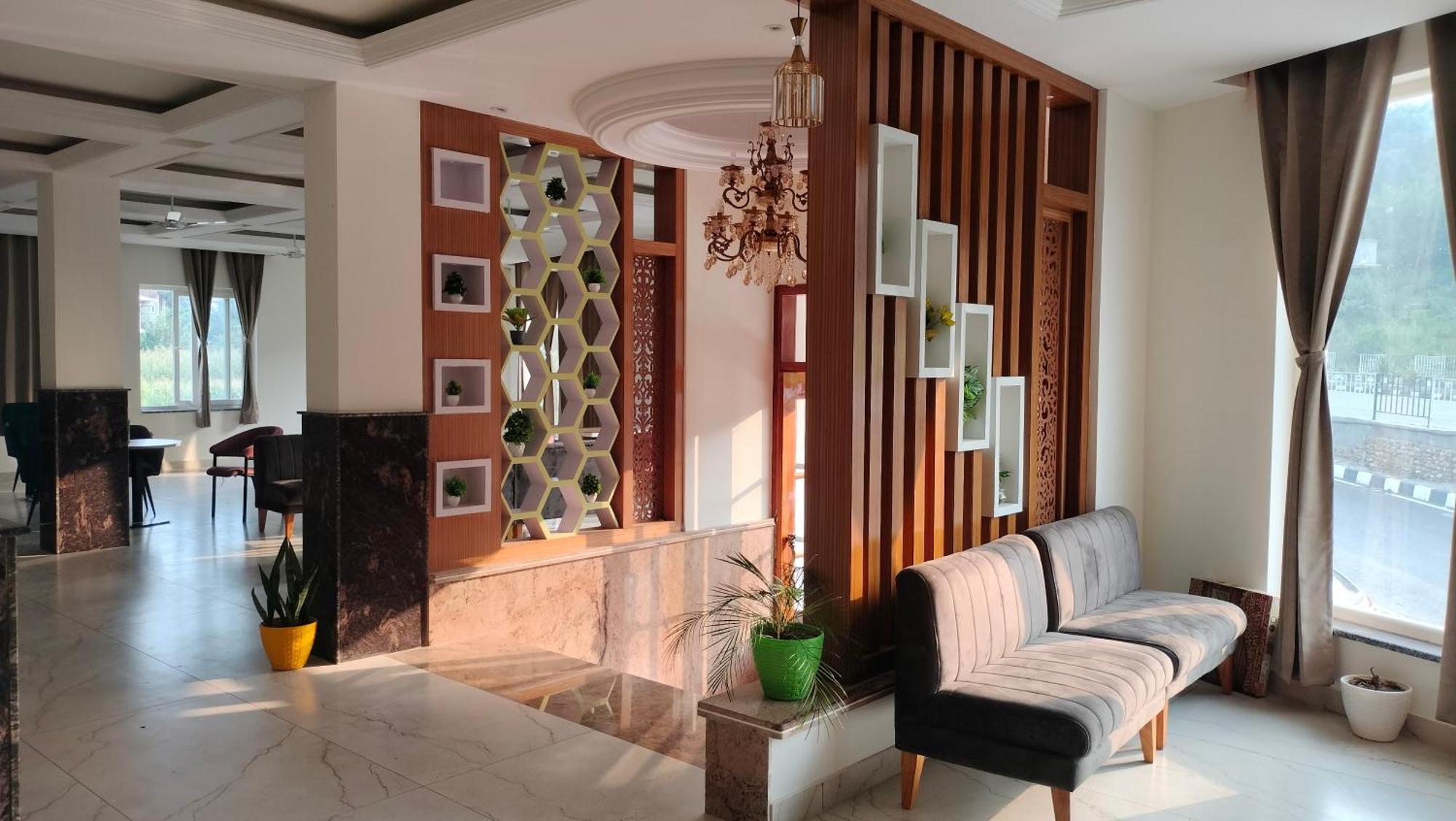 Govind Sagar View Hotel & Restaurant ビラースプル エクステリア 写真