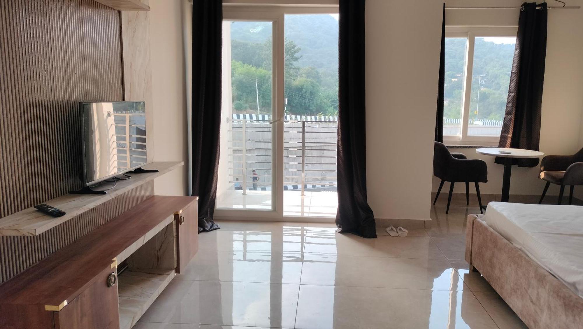 Govind Sagar View Hotel & Restaurant ビラースプル エクステリア 写真