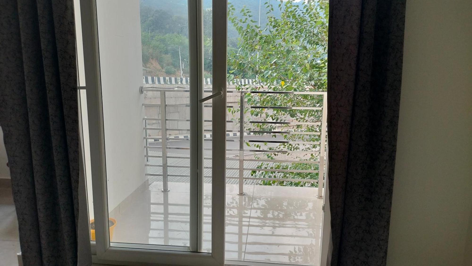 Govind Sagar View Hotel & Restaurant ビラースプル エクステリア 写真