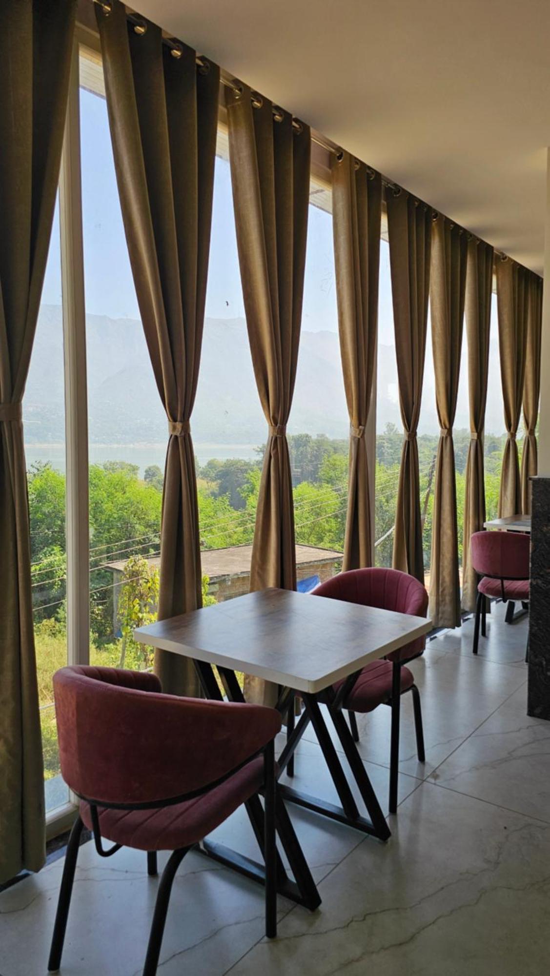 Govind Sagar View Hotel & Restaurant ビラースプル エクステリア 写真