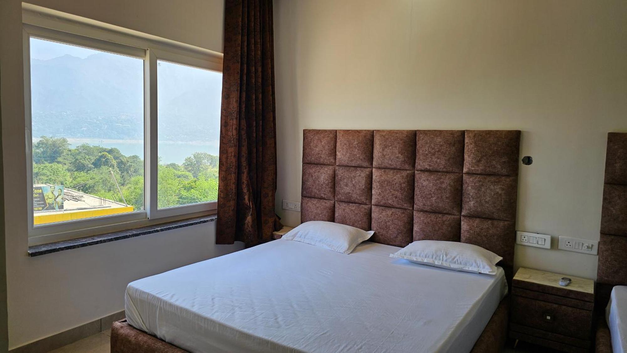 Govind Sagar View Hotel & Restaurant ビラースプル エクステリア 写真