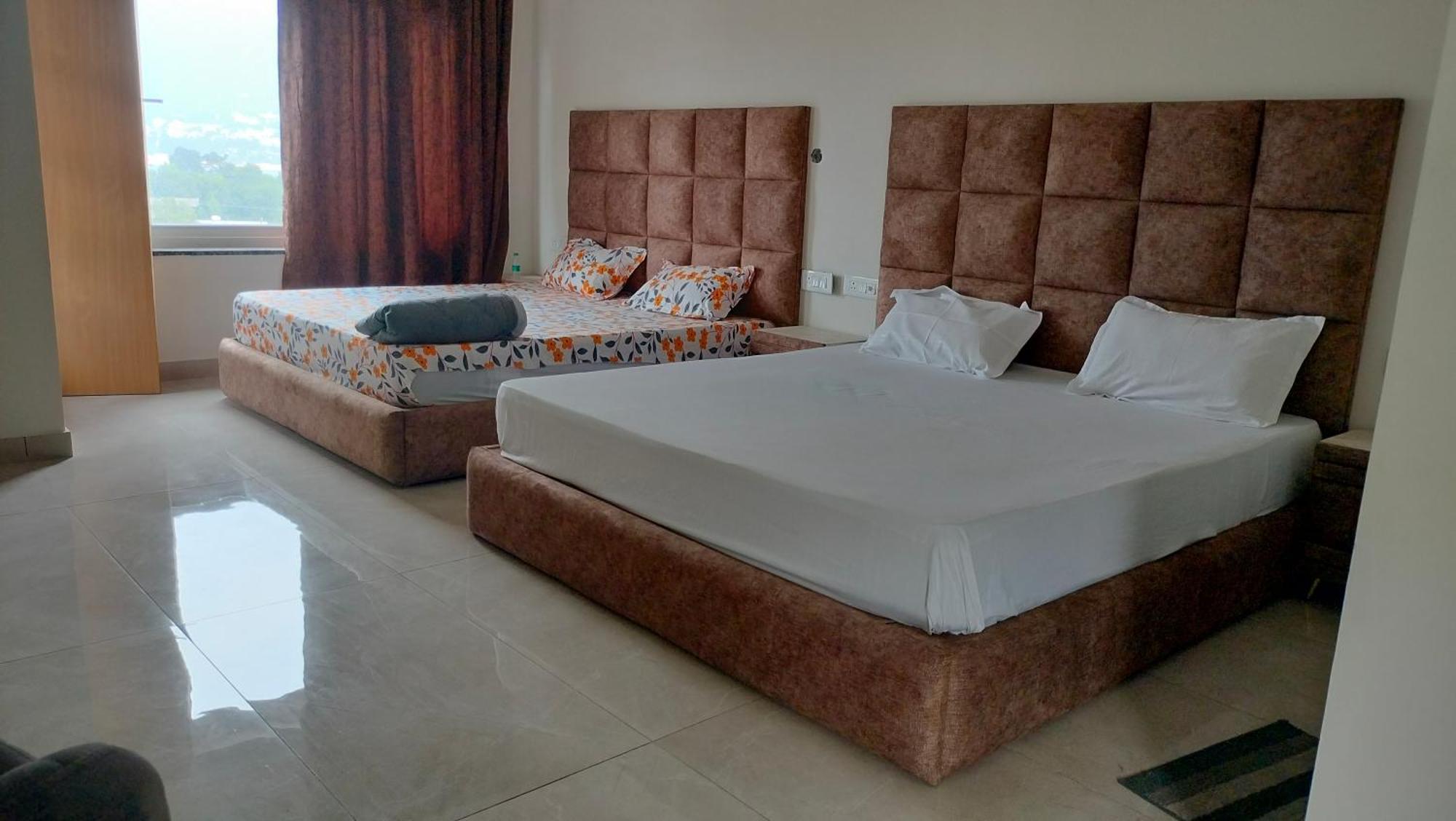 Govind Sagar View Hotel & Restaurant ビラースプル エクステリア 写真